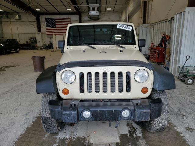 1J4AA2D19BL548655 - 2011 JEEP WRANGLER SPORT 奶油色 照片 5