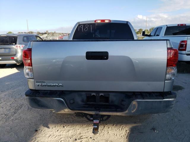 5TFRY5F16CX121981 - 2012 TOYOTA TUNDRA DOUBLE CAB SR5 SILVER photo 6