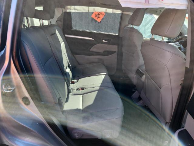 5TDJZRFH8JS895196 - 2018 TOYOTA HIGHLANDER SE ვერცხლისფერი ფოტო 11