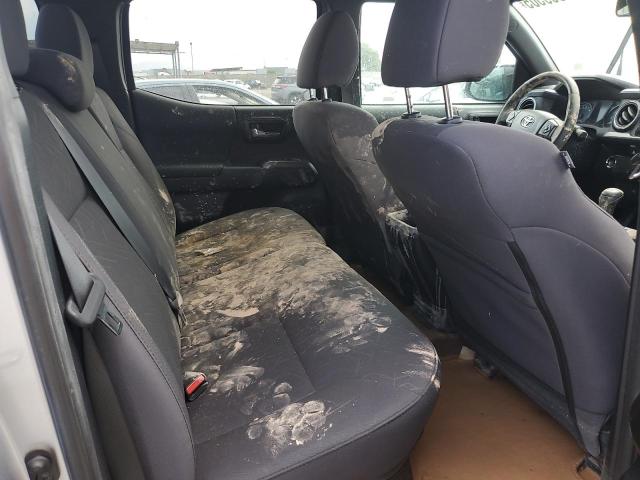 3TMAZ5CN4JM071439 - 2018 TOYOTA TACOMA DOUBLE CAB Silber Foto 10