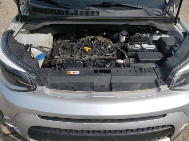 KNDJP3A59H7438854 - 2017 KIA SOUL + SILVER photo 11