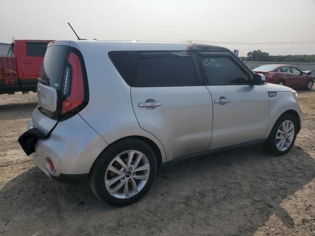 KNDJP3A59H7438854 - 2017 KIA SOUL + SILVER photo 3