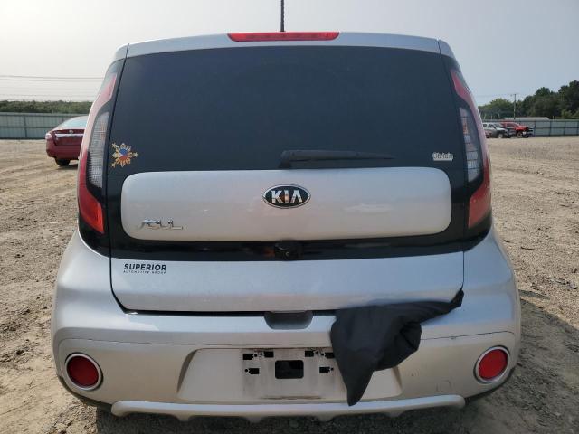 KNDJP3A59H7438854 - 2017 KIA SOUL + SILVER photo 6