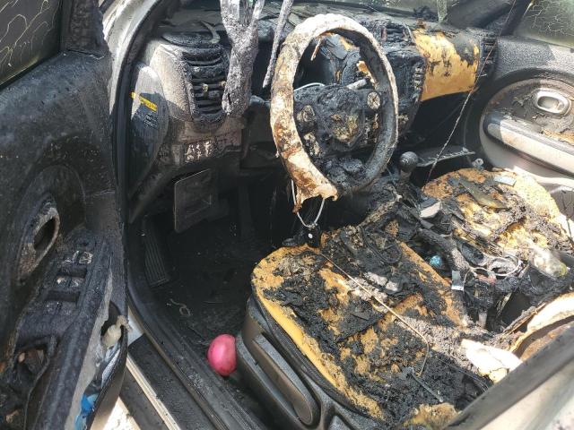KNDJP3A59H7438854 - 2017 KIA SOUL + SILVER photo 8
