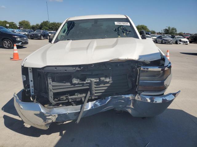 1GCVKNEH8JZ149636 - 2018 CHEVROLET SILVERADO K1500 WHITE photo 5