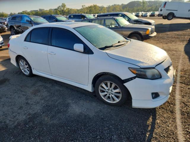 1NXBU4EEXAZ377644 - 2010 TOYOTA COROLLA BASE WHITE photo 4