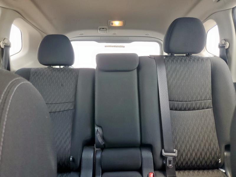 KNMAT2MV3JP551450 - 2018 NISSAN ROGUE S Күміс фото 10