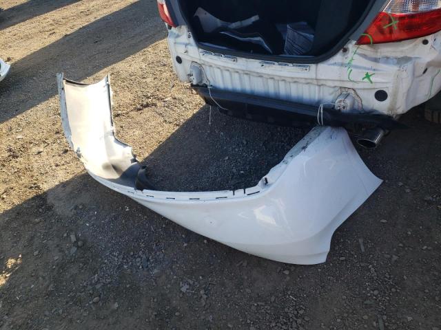 4T1BF1FK1HU328338 - 2017 TOYOTA CAMRY LE Blanc photo 12