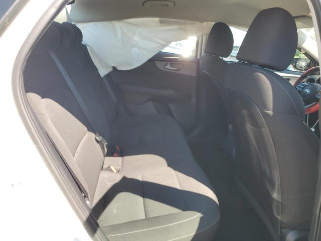 3KPF24AD8KE130390 - 2019 KIA FORTE FE თეთრი ფოტო 10