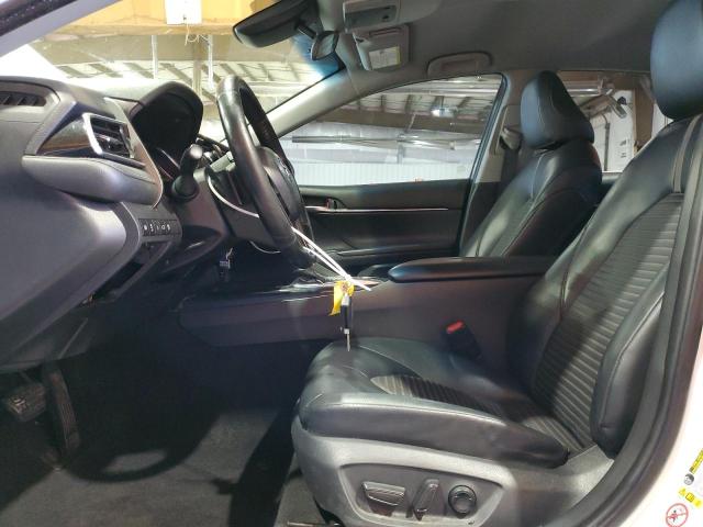 4T1B11HK5JU136700 - 2018 TOYOTA CAMRY L WHITE photo 7