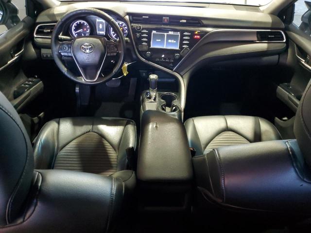 4T1B11HK5JU136700 - 2018 TOYOTA CAMRY L WHITE photo 8