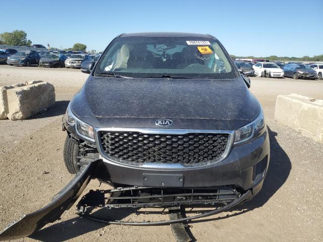 KNDMB5C14J6372890 - 2018 KIA SEDONA LX BLACK photo 5