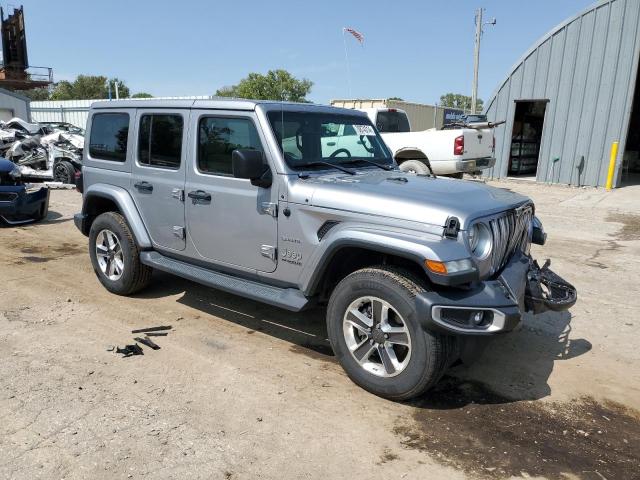 1C4HJXEG2JW239160 - 2018 JEEP WRANGLER U SAHARA SILVER photo 4