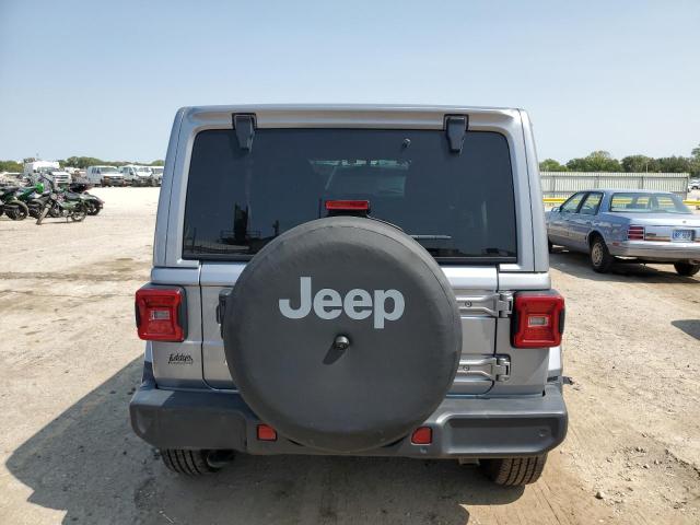 1C4HJXEG2JW239160 - 2018 JEEP WRANGLER U SAHARA SILVER photo 6