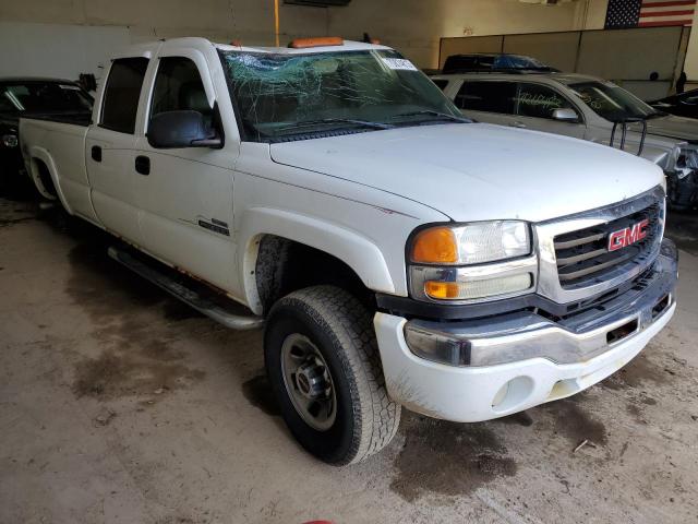 1GTHK33D07F139422 - 2007 GMC NEW SIERRA K3500 WHITE photo 4