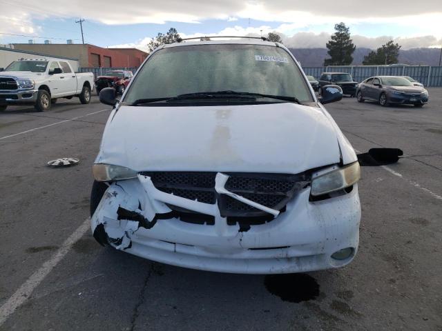 2B4GP44G7XR267318 - 1999 DODGE GRAND CARA SE WHITE photo 5