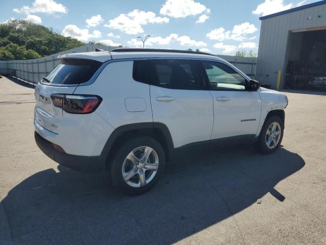 3C4NJDBN4RT607294 - 2024 JEEP COMPASS LATITUDE Белый фото 3