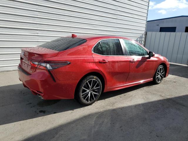 4T1T11AK0PU133789 - 2023 TOYOTA CAMRY SE NIGHT SHADE RED photo 3