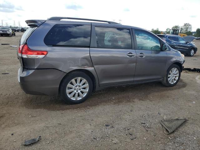 5TDDK3DC7BS003690 - 2011 TOYOTA SIENNA XLE GRAY photo 3