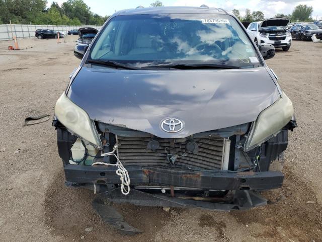 5TDDK3DC7BS003690 - 2011 TOYOTA SIENNA XLE GRAY photo 5