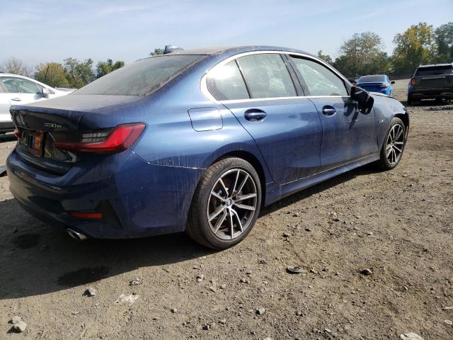 3MW5P9J00N8C53561 - 2022 BMW 330XE Կապույտ լուսանկար 3