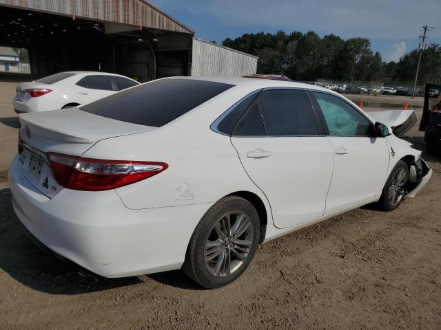 4T1BF1FK4FU915078 - 2015 TOYOTA CAMRY LE WHITE photo 3
