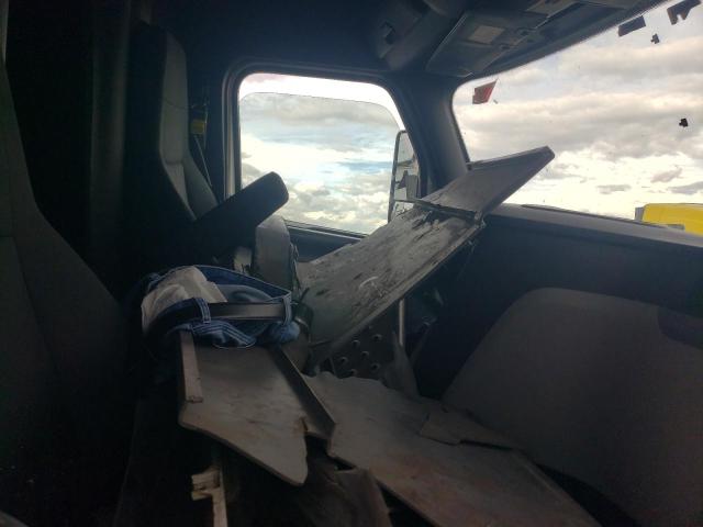 1FUJHHDR3LLKV8240 - 2020 FREIGHTLINER CASCADIA 1 თეთრი ფოტო 5