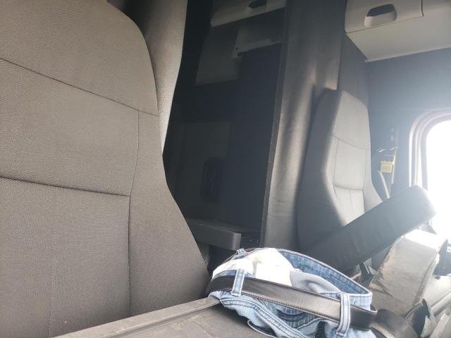 1FUJHHDR3LLKV8240 - 2020 FREIGHTLINER CASCADIA 1 თეთრი ფოტო 6