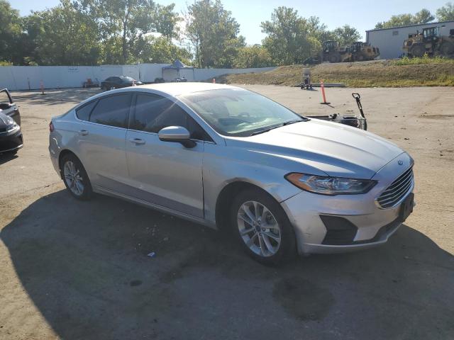 3FA6P0HD2KR231908 - 2019 FORD FUSION SE 银色 照片 4