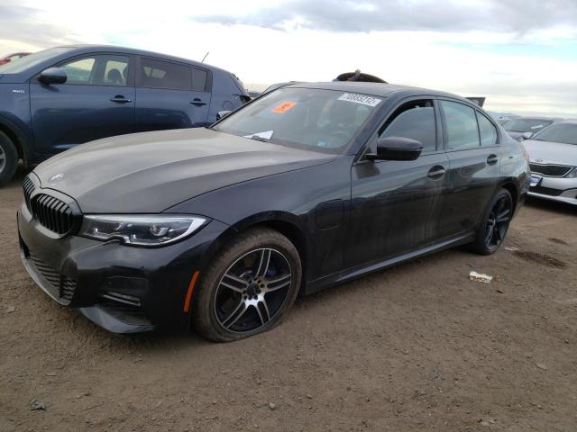 3MW5P9J0XM8C00526 - 2021 BMW 330XE Czarny zdjęcie 1
