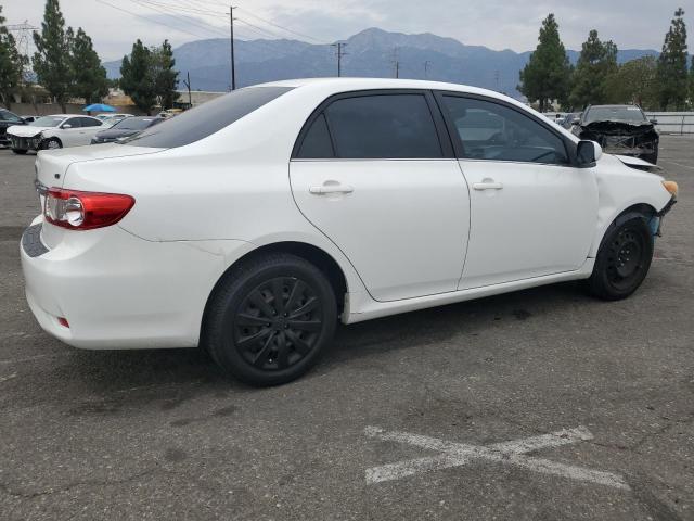 JTDBU4EE8DJ114983 - 2013 TOYOTA COROLLA BASE WHITE photo 3
