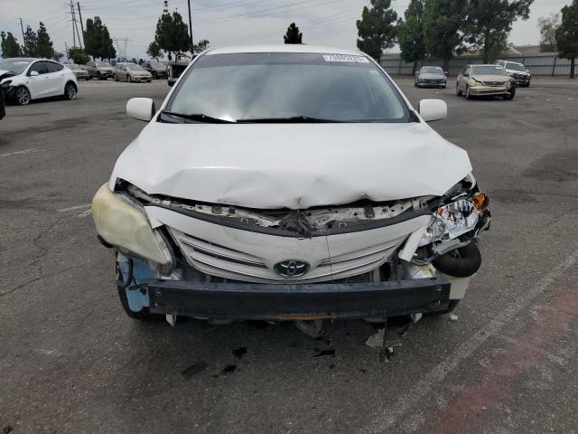 JTDBU4EE8DJ114983 - 2013 TOYOTA COROLLA BASE WHITE photo 5