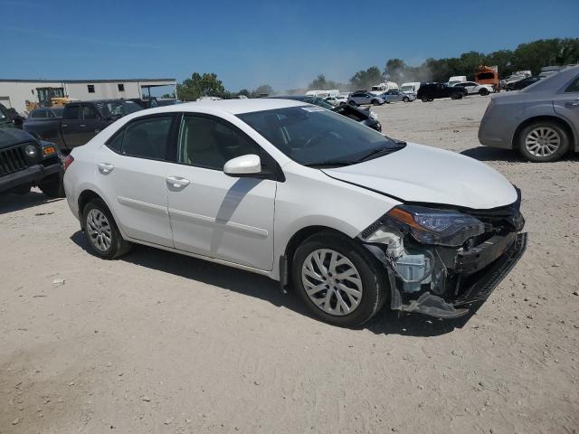 5YFBURHE6JP773614 - 2018 TOYOTA COROLLA L 白色 照片 4