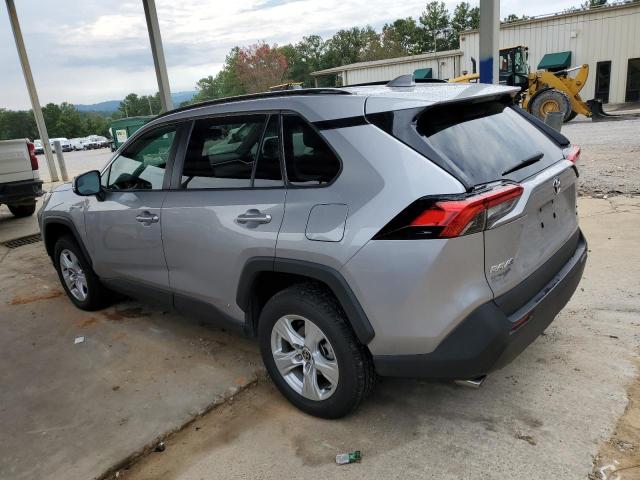 4T3RWRFV6MU023362 - 2021 TOYOTA RAV4 XLE SILVER photo 2