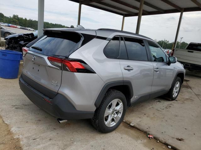 4T3RWRFV6MU023362 - 2021 TOYOTA RAV4 XLE SILVER photo 3