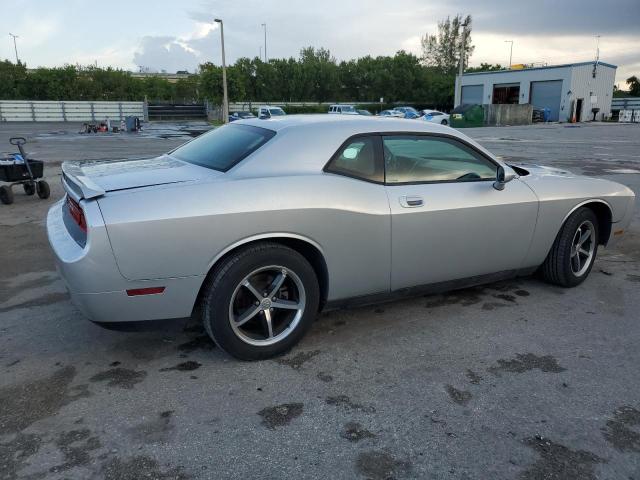 2B3CJ4DV2AH189661 - 2010 DODGE CHALLENGER SE SILVER photo 3