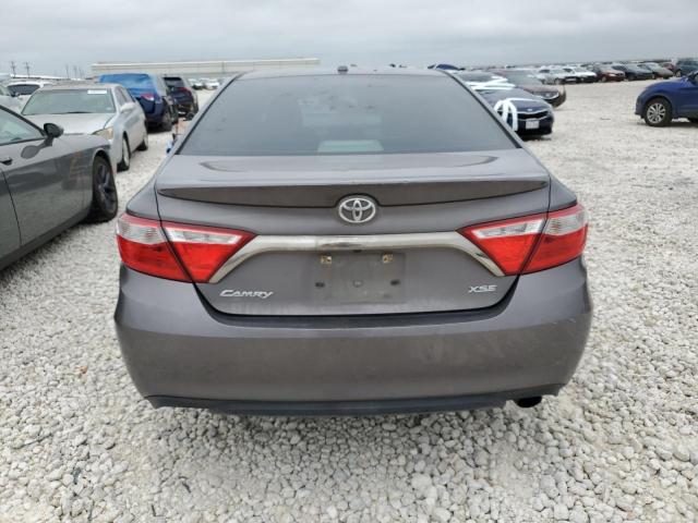 4T1BF1FK2HU283328 - 2017 TOYOTA CAMRY LE GRAY photo 6