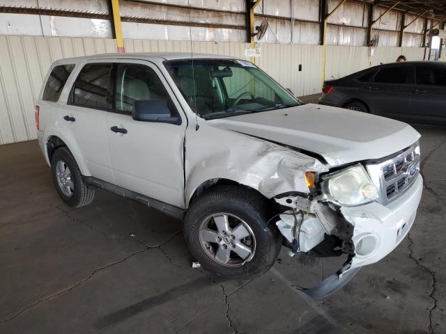 1FMCU0C71AKA86687 - 2010 FORD ESCAPE XLS WHITE photo 4