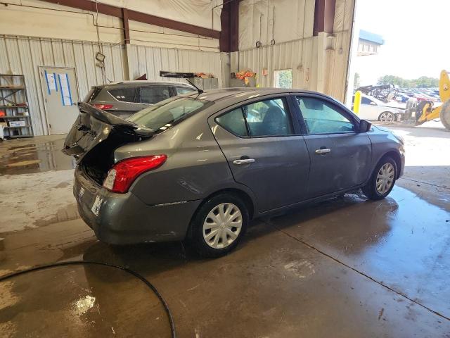 3N1CN7AP0KL846530 - 2019 NISSAN VERSA S ნაცრისფერი ფოტო 3