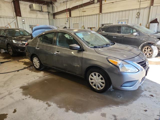 3N1CN7AP0KL846530 - 2019 NISSAN VERSA S ნაცრისფერი ფოტო 4