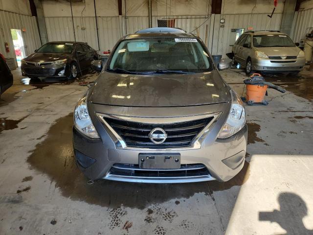 3N1CN7AP0KL846530 - 2019 NISSAN VERSA S ნაცრისფერი ფოტო 5