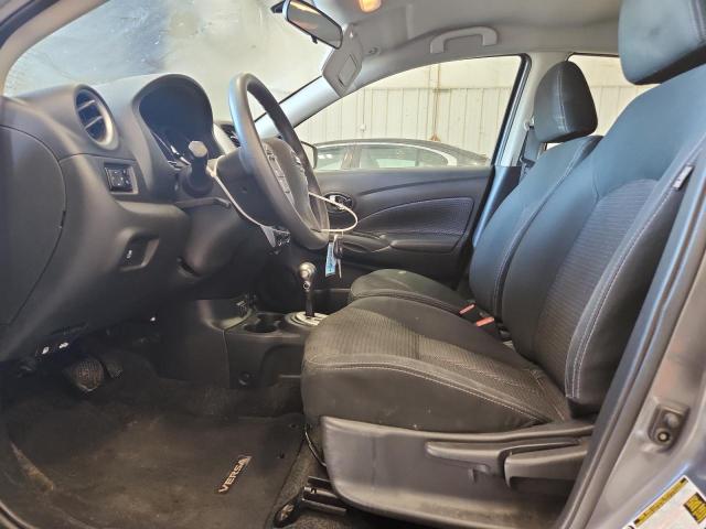 3N1CN7AP0KL846530 - 2019 NISSAN VERSA S ნაცრისფერი ფოტო 7