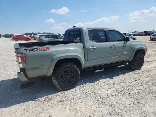 3TYCZ5AN5NT099109 - 2022 TOYOTA TACOMA DOUBLE CAB GRAY photo 3