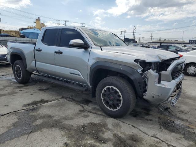 3TMLB5JN4RM025038 - 2024 TOYOTA TACOMA DOUBLE CAB Gümüş fotoğraf 4