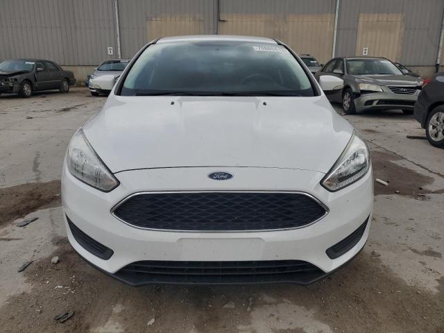 1FADP3F23FL217952 - 2015 FORD FOCUS SE WHITE photo 5