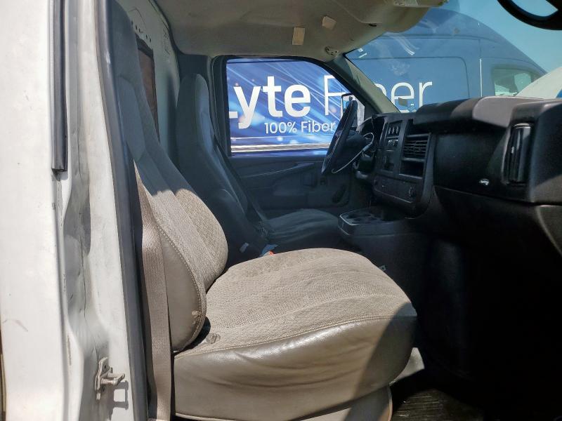 1GBHG31C991183337 - 2009 CHEVROLET EXPRESS G3 WHITE photo 11