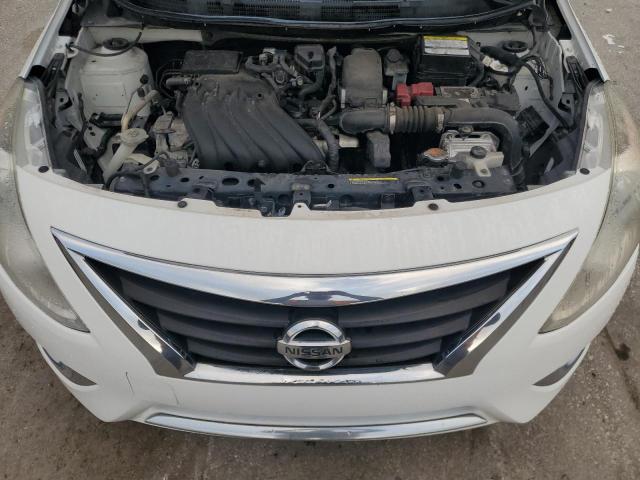 3N1CN7APXJL846128 - 2018 NISSAN VERSA S Weiß Foto 11