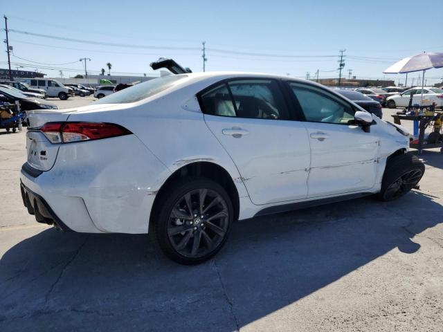 JTDBCMFE4SJ038385 - 2025 TOYOTA COROLLA LE WHITE photo 3