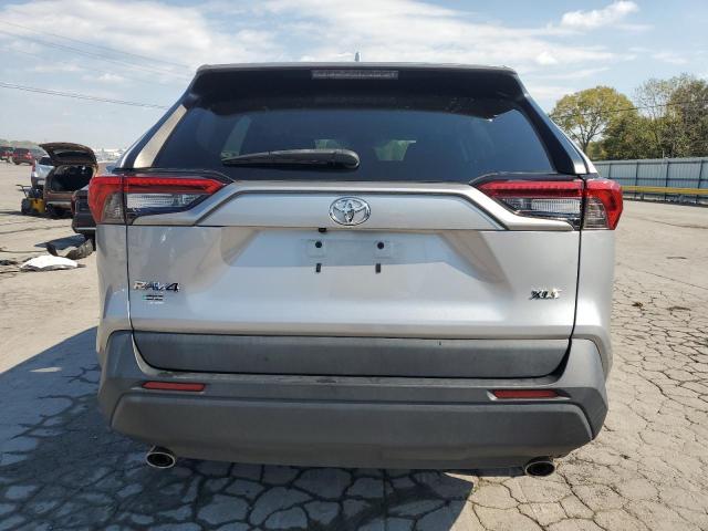 2T3W1RFV4MC146208 - 2021 TOYOTA RAV4 XLE SILVER photo 6