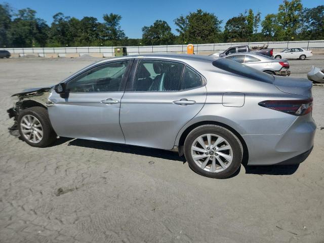 4T1C11AKXMU605671 - 2021 TOYOTA CAMRY LE 银色 照片 2